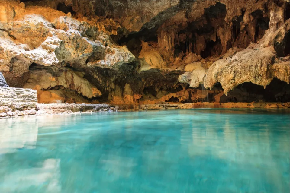 Cave &amp; Basin