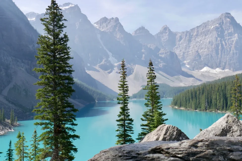 Iconic viewpoint at Moraine Lake